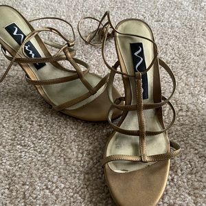 Nina gold gladiator sandals- size 6.5